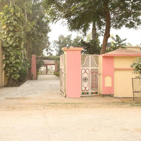 The Karnal Resort Exterior photo