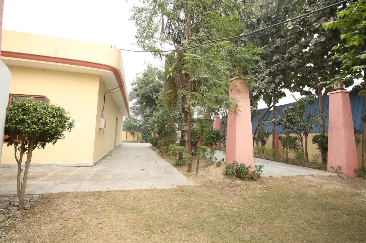 The Karnal Resort Exterior photo